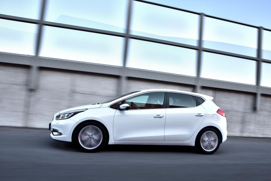  Kia cee&rsquo;d 2012 года  (фото 40 из 72)